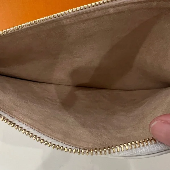 RARE Louis Vuitton White/Olive Monogram Pochette. Have receipt, dust bag/box. - Picture 4 of 4